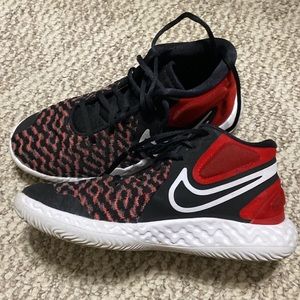 NIKE KD TREY 5 VIII YOUTH SIZE 4